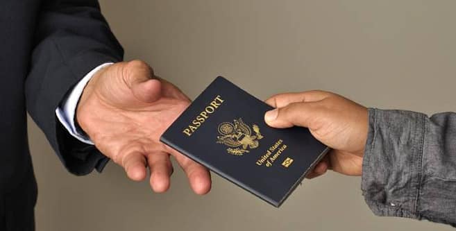 can a convicted felon have a passport