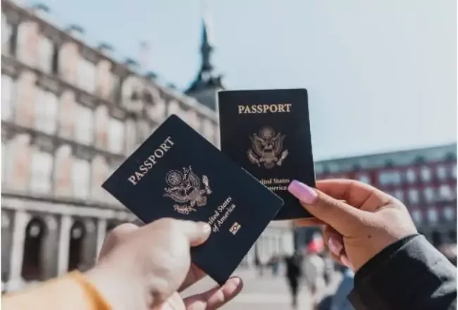 can a green card holder get a u.s. passport