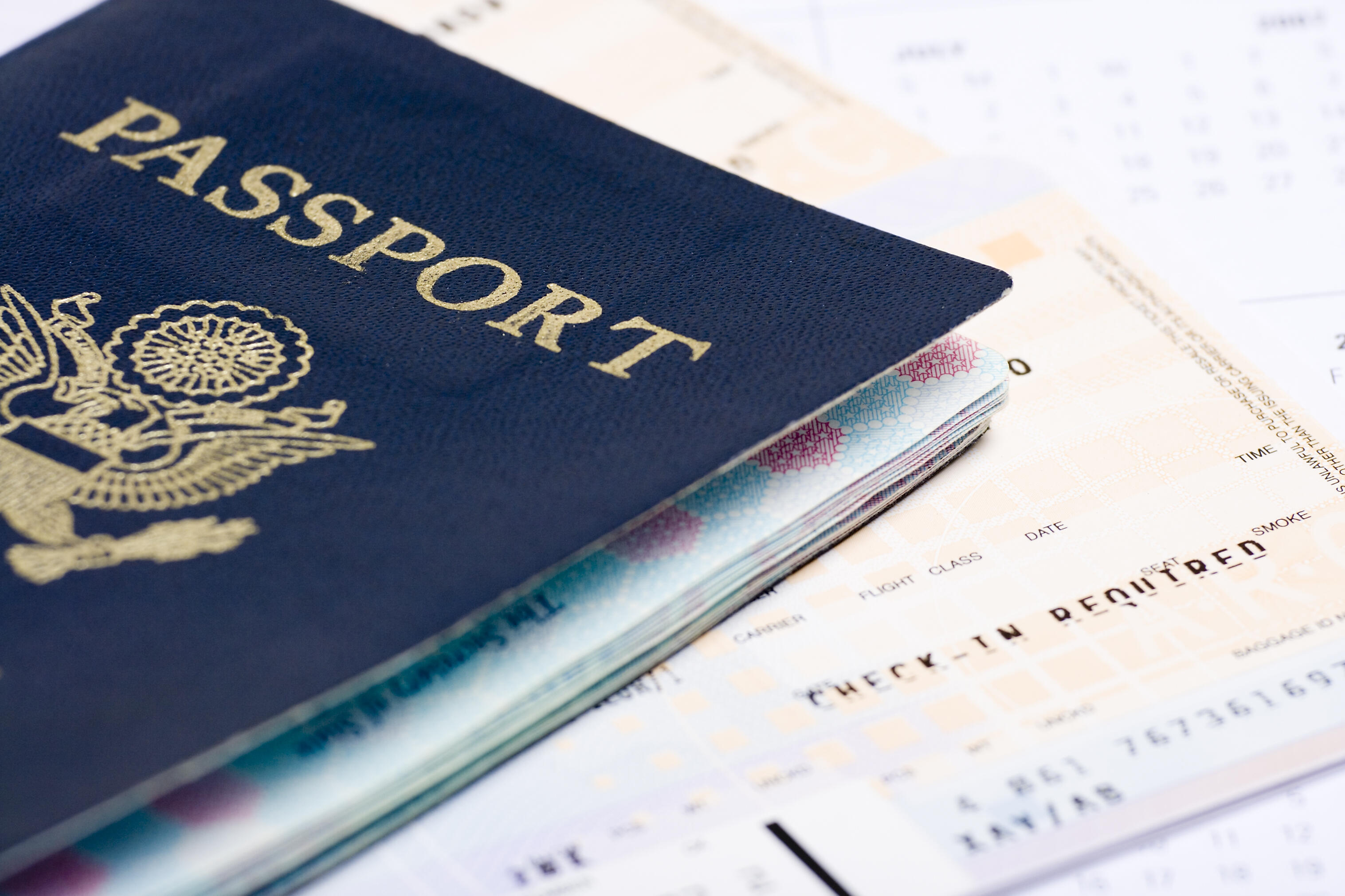 can us citizens travel to canada without a passport