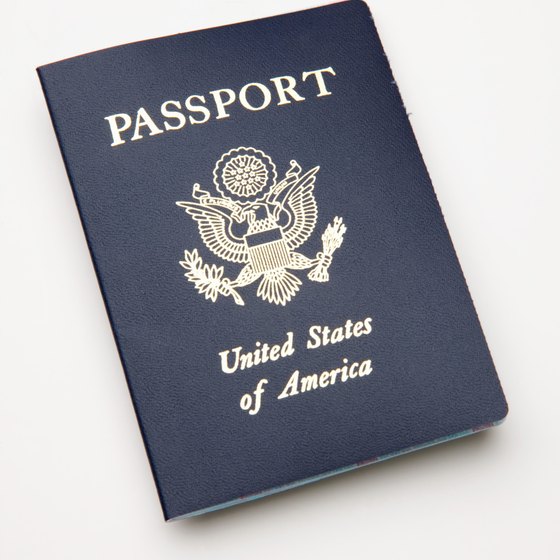 can us citizens travel to canada without passport