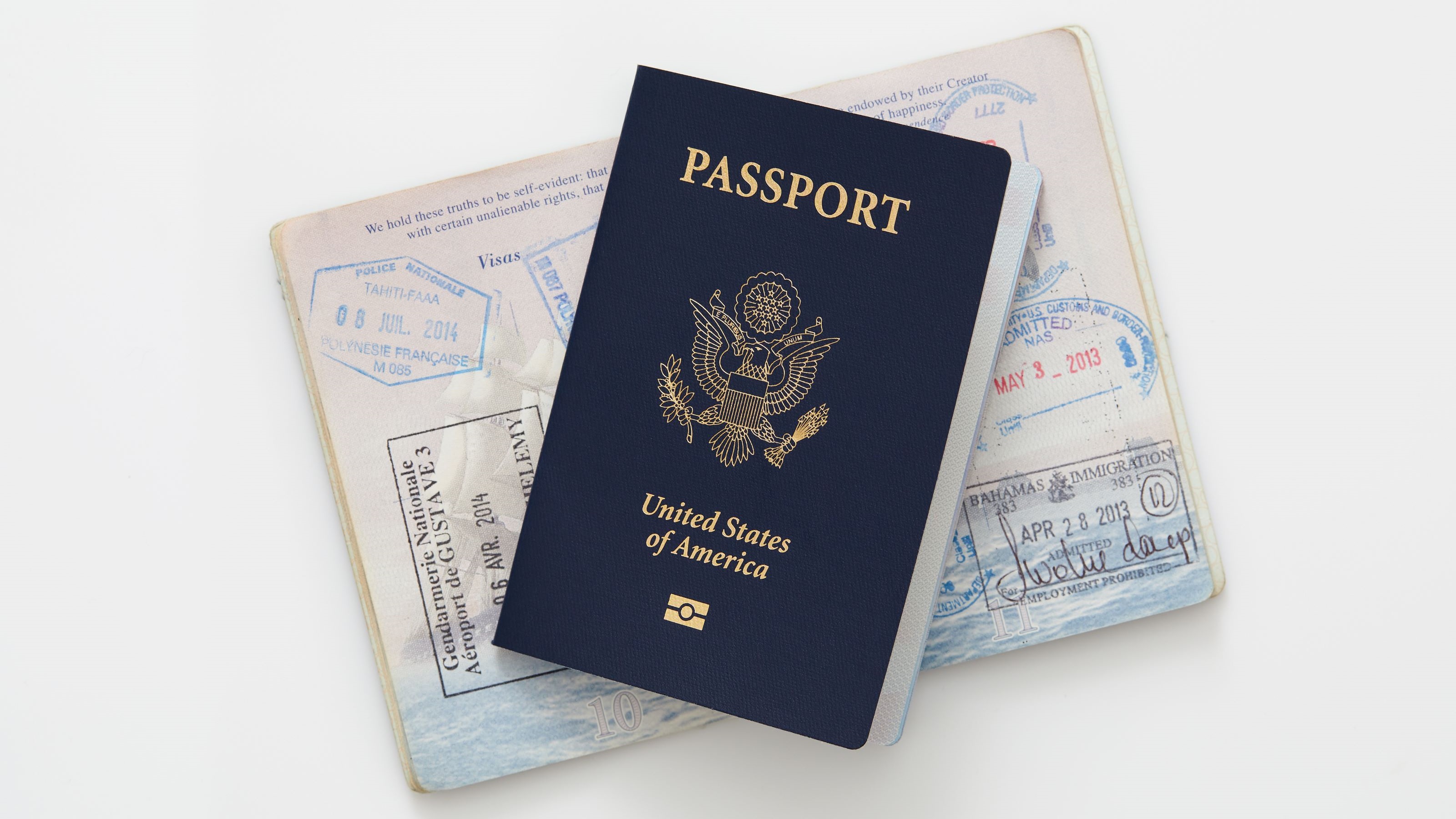 can you travel with an expired passport internationally