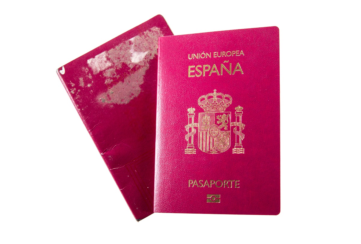 can you use an expired passport as id