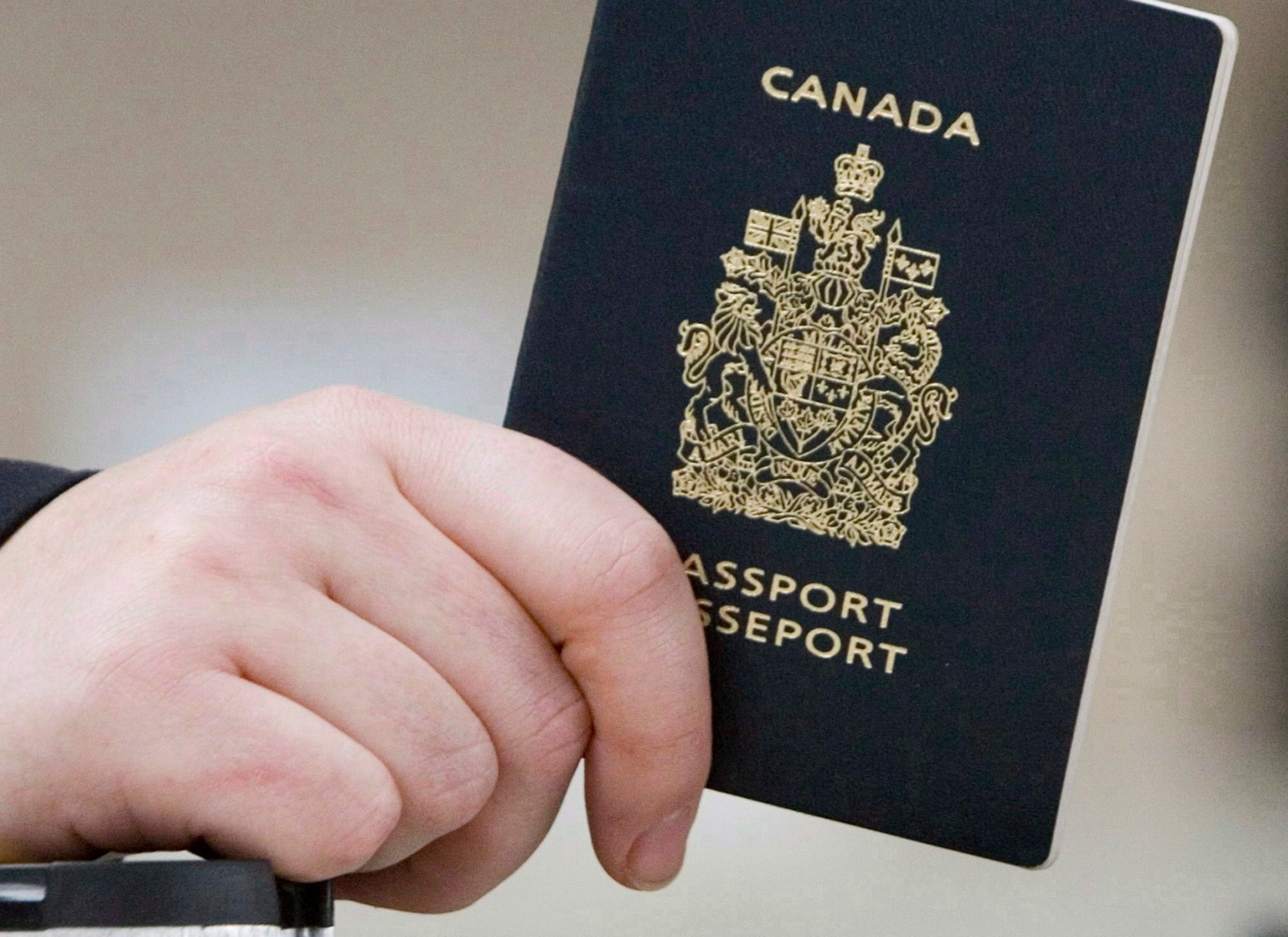 canada passport rules