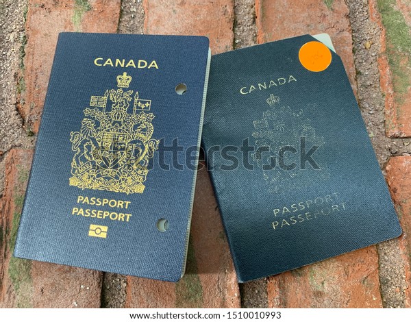 canada with expired passport