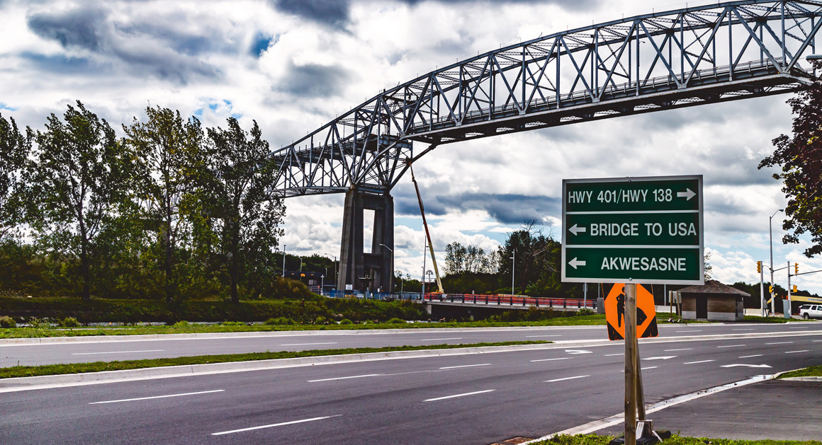 cross canadian border without passport