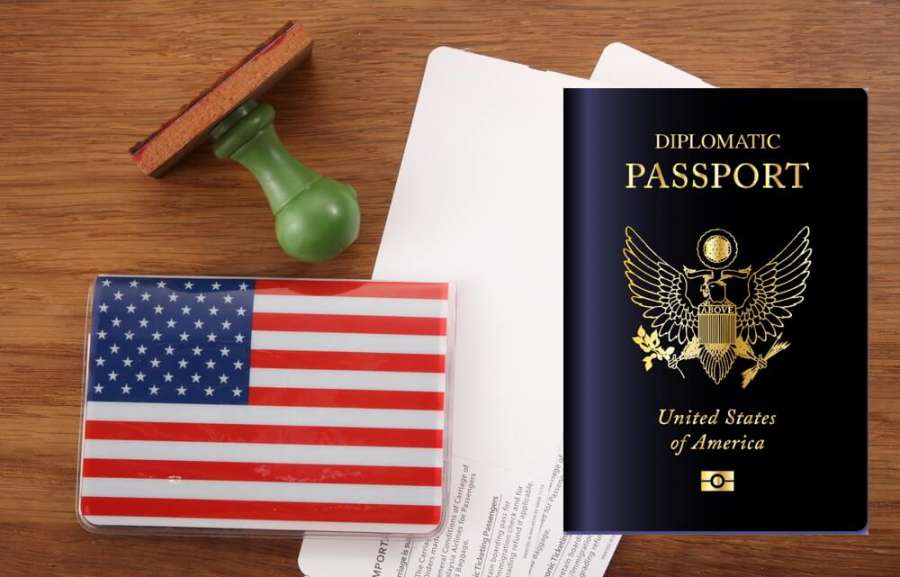 define diplomatic passport