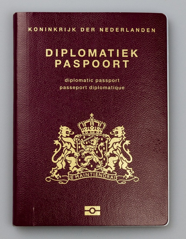 diplomatic passport meaning