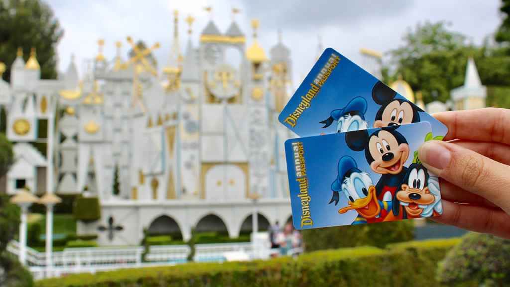 disneyland annual passport payment plan