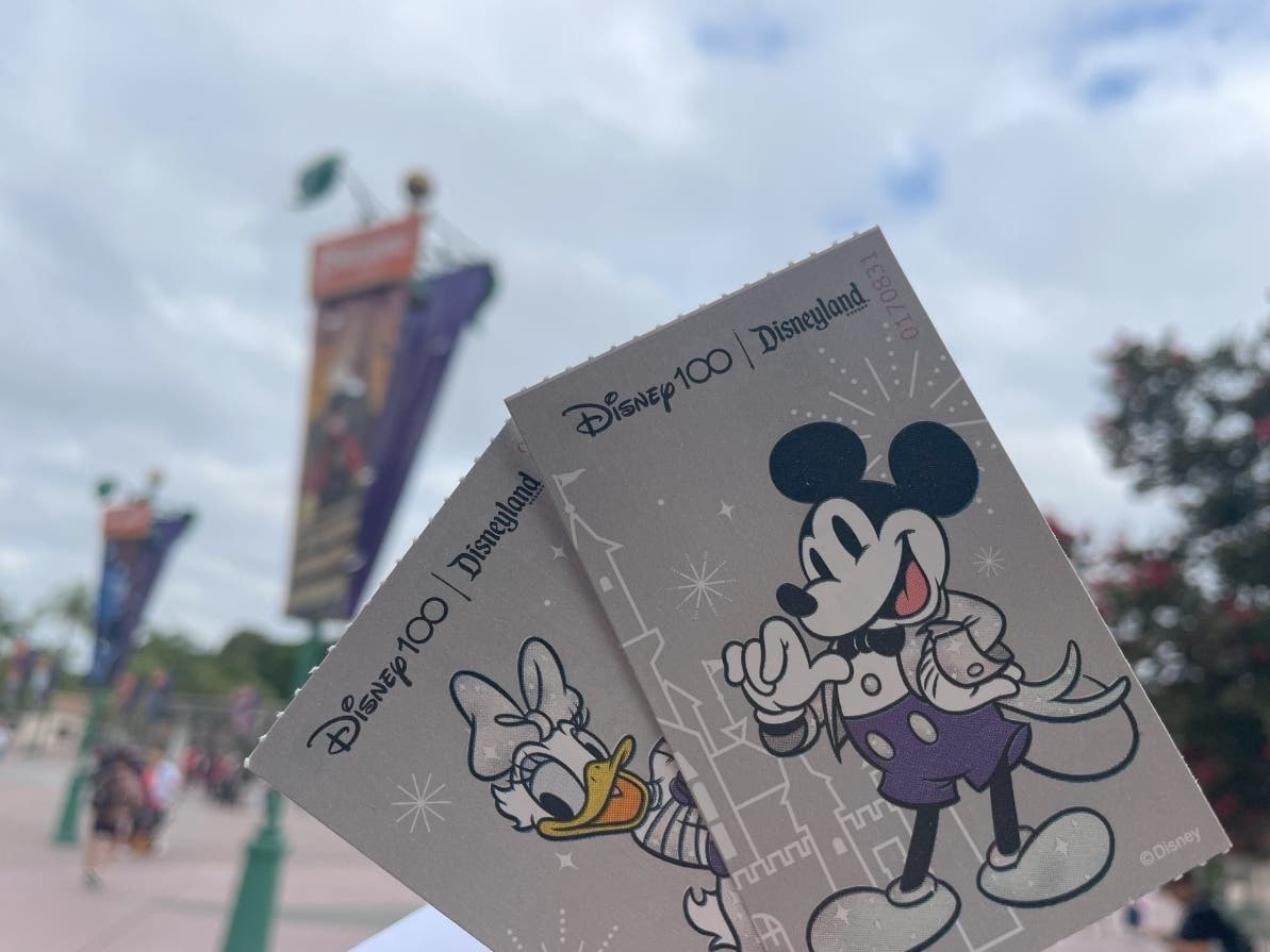 disneyland annual passports