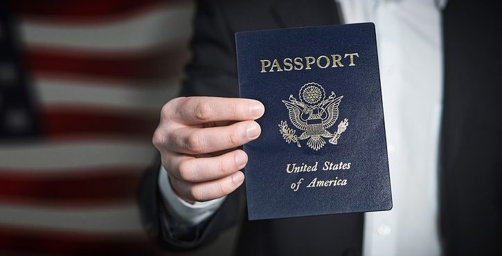 do american citizens need a passport to enter canada