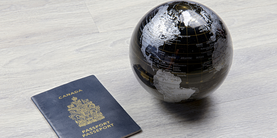 do us citizens need a passport to travel to canada