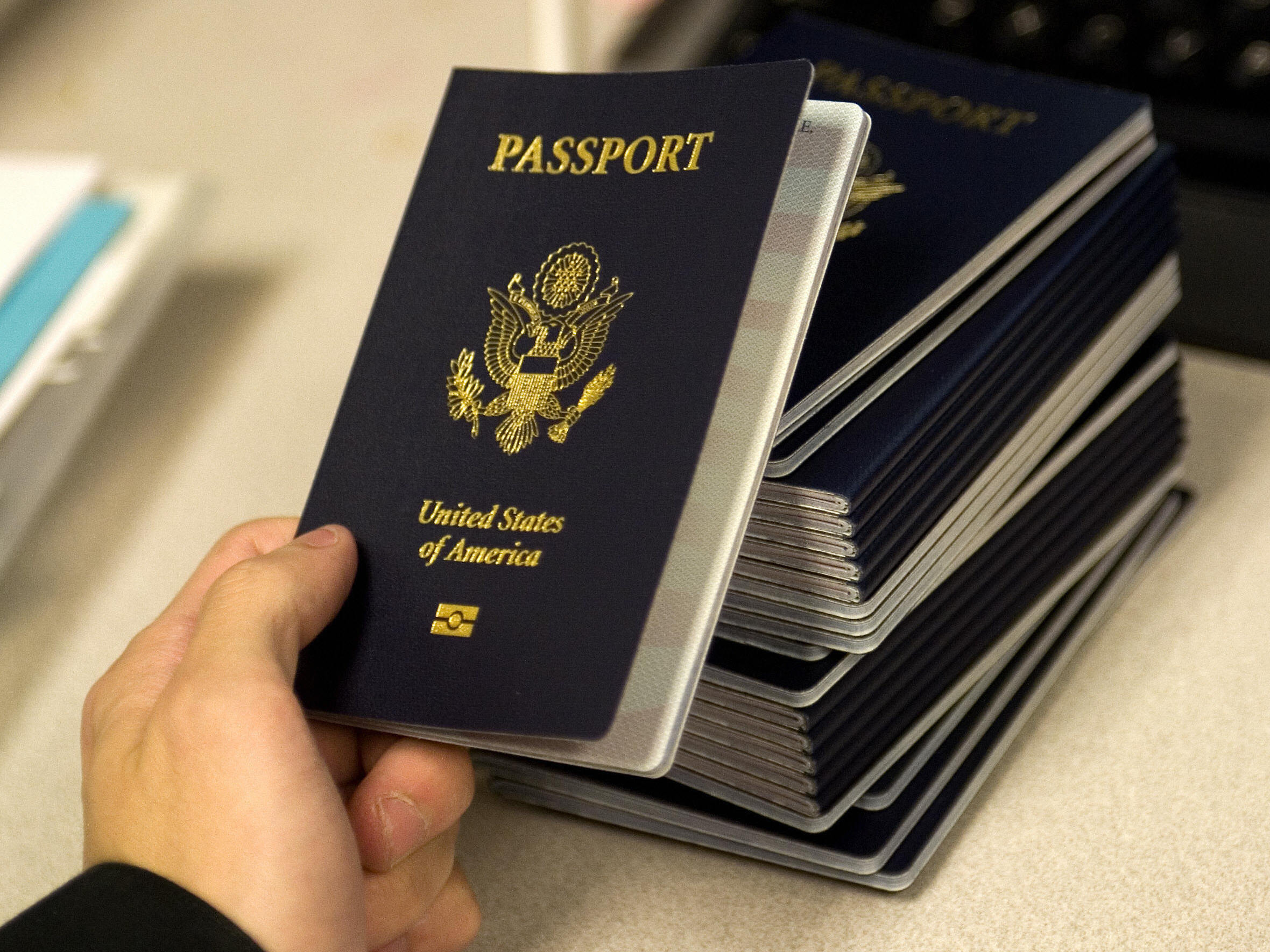 do us passports have chips