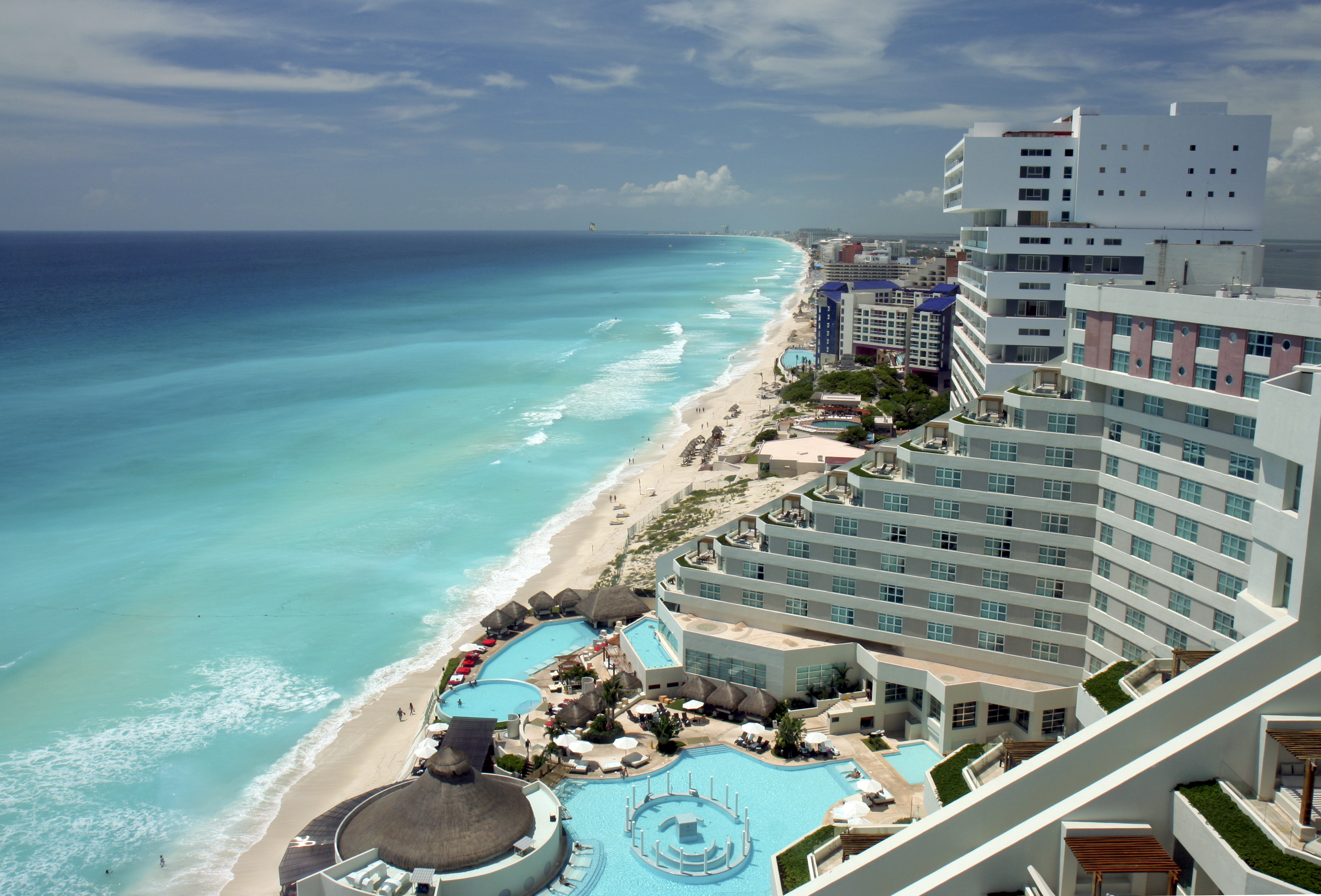 do you need a passport to go to cancun mexico