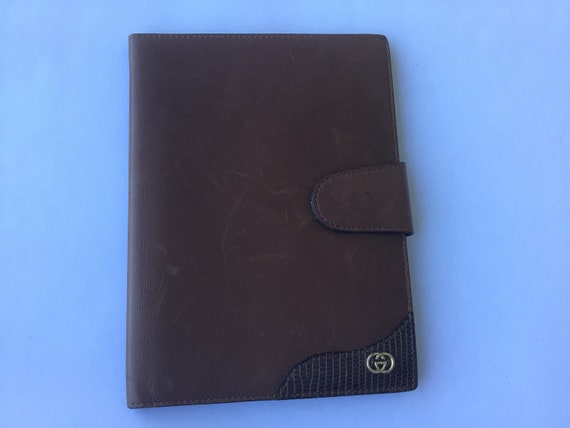 gucci passport cover