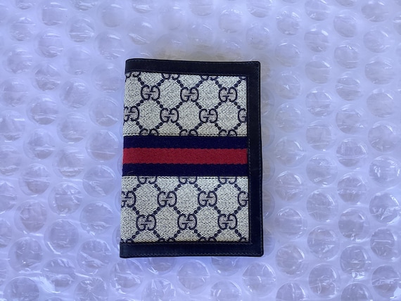 gucci passport cover