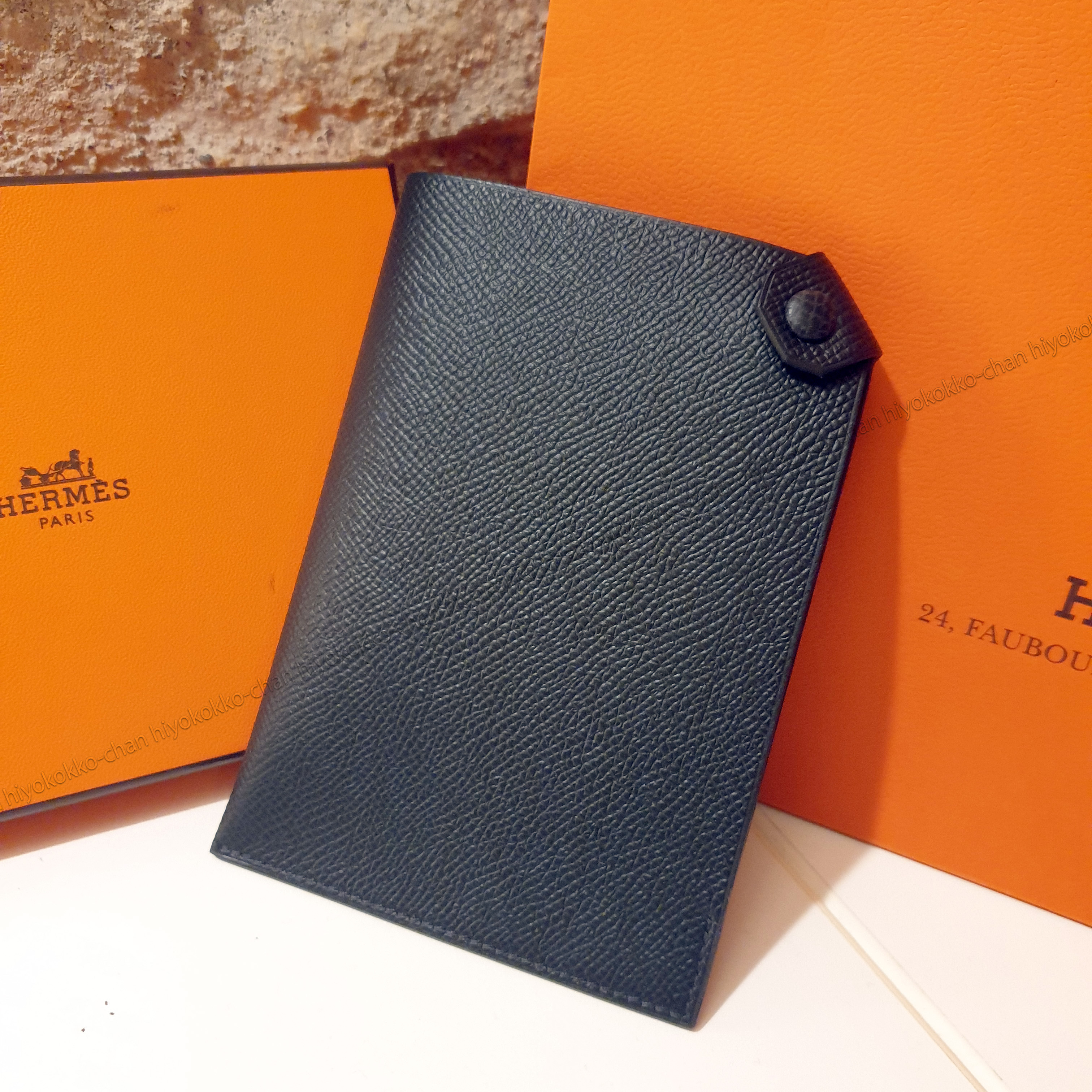 hermes tarmac passport holder