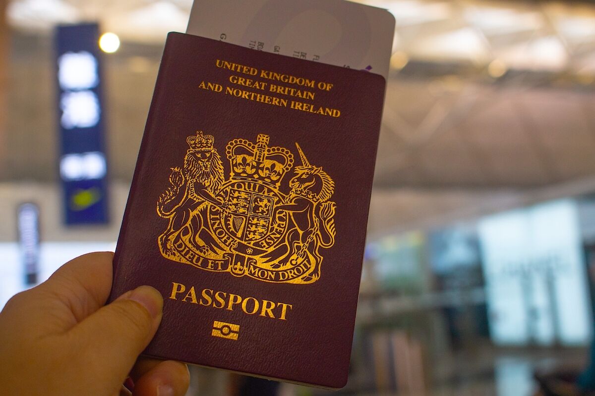 how to qualify for a british passport