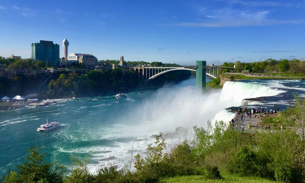 is it worth going to niagara falls without a passport