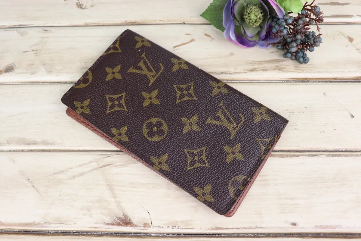 louis vuitton passport case