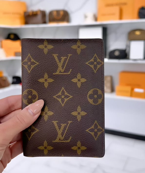 louis vuitton wallet passport