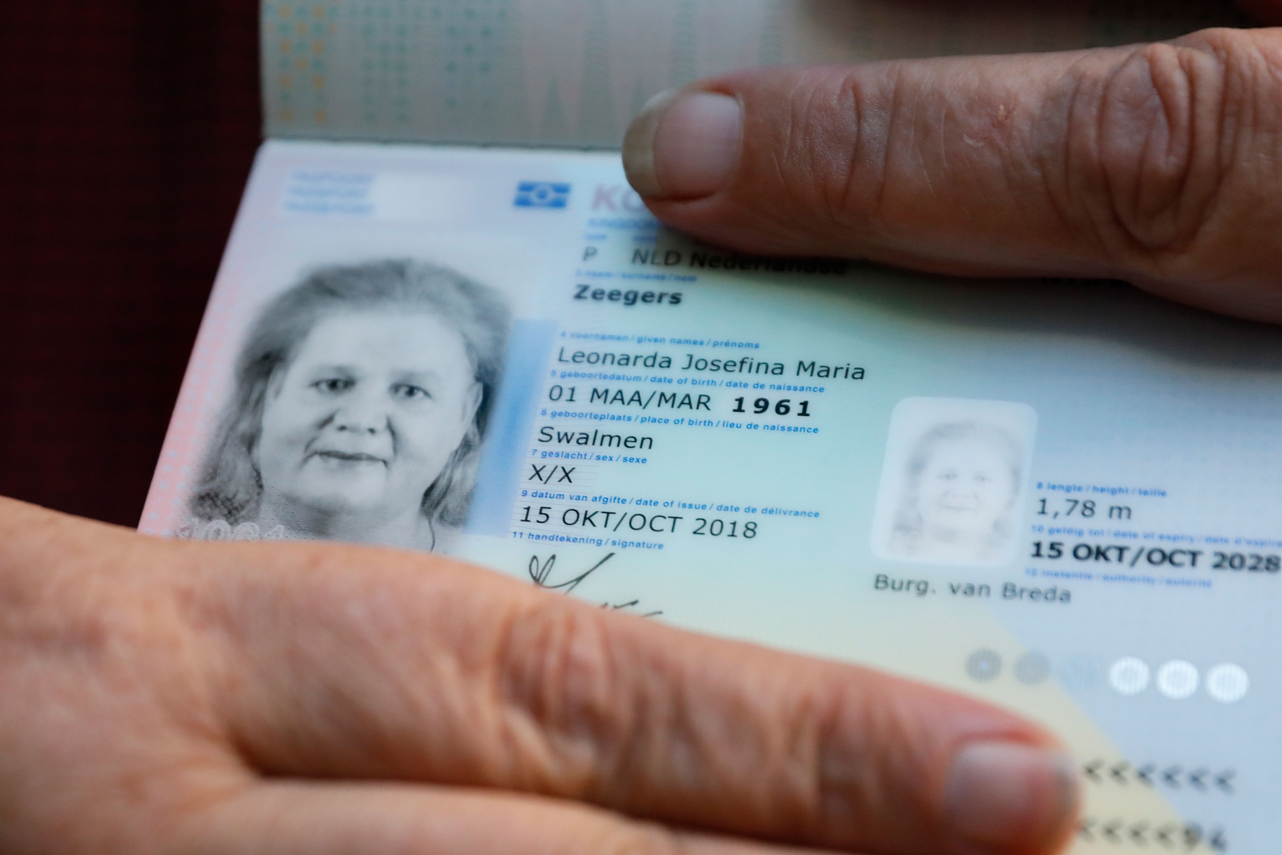 passport gender change