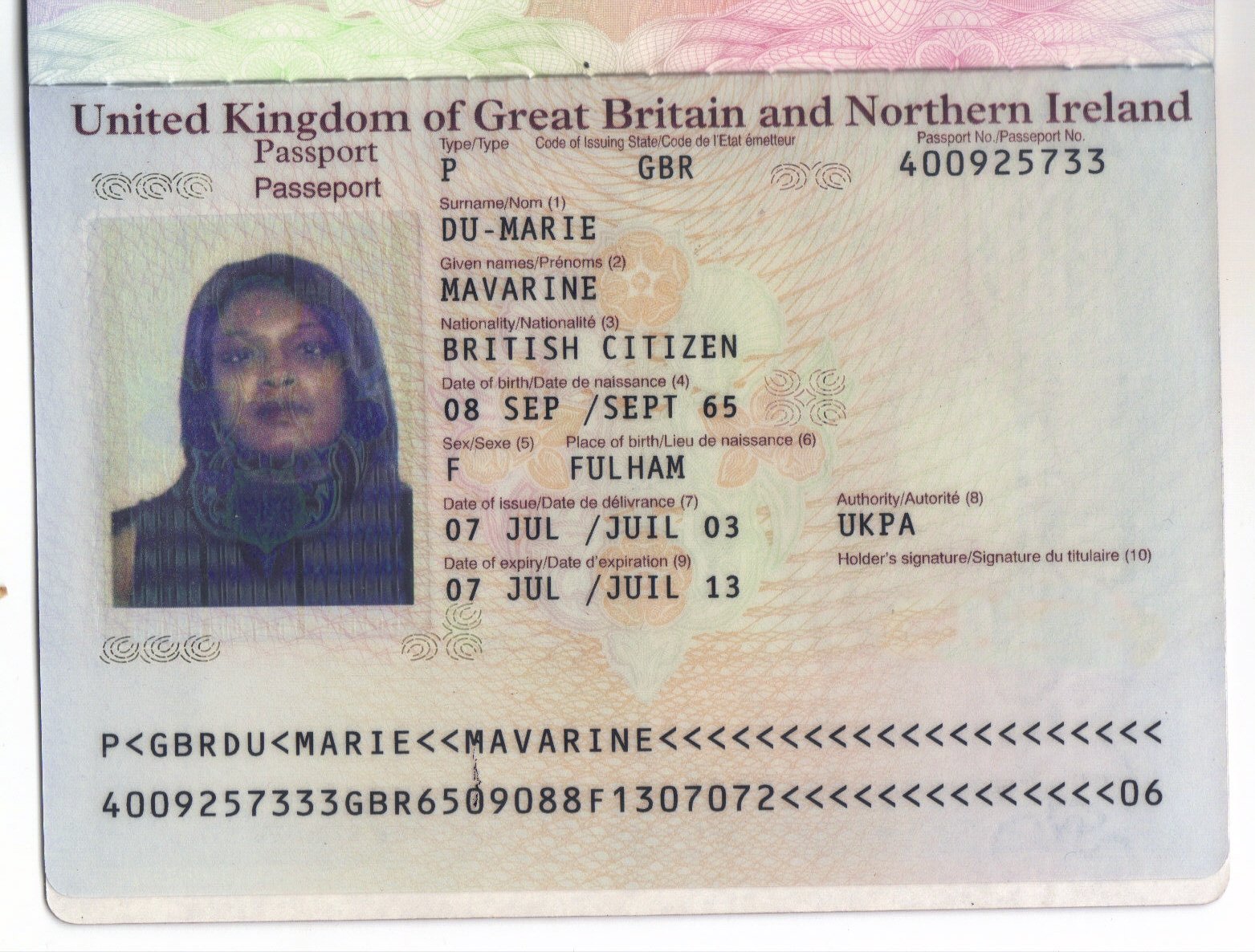 passport has maiden name