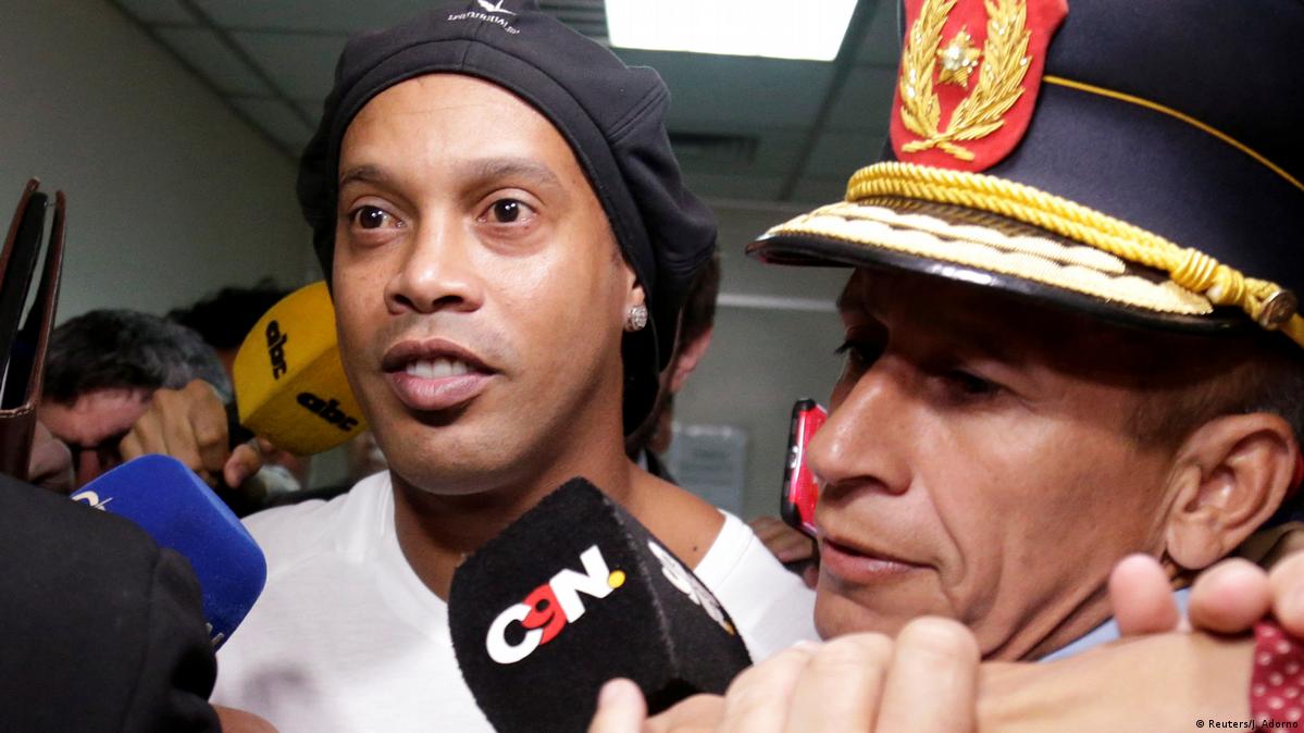 ronaldinho passport