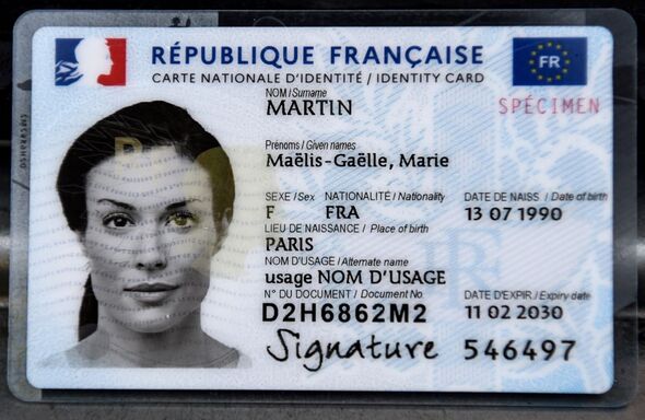 the passport in french