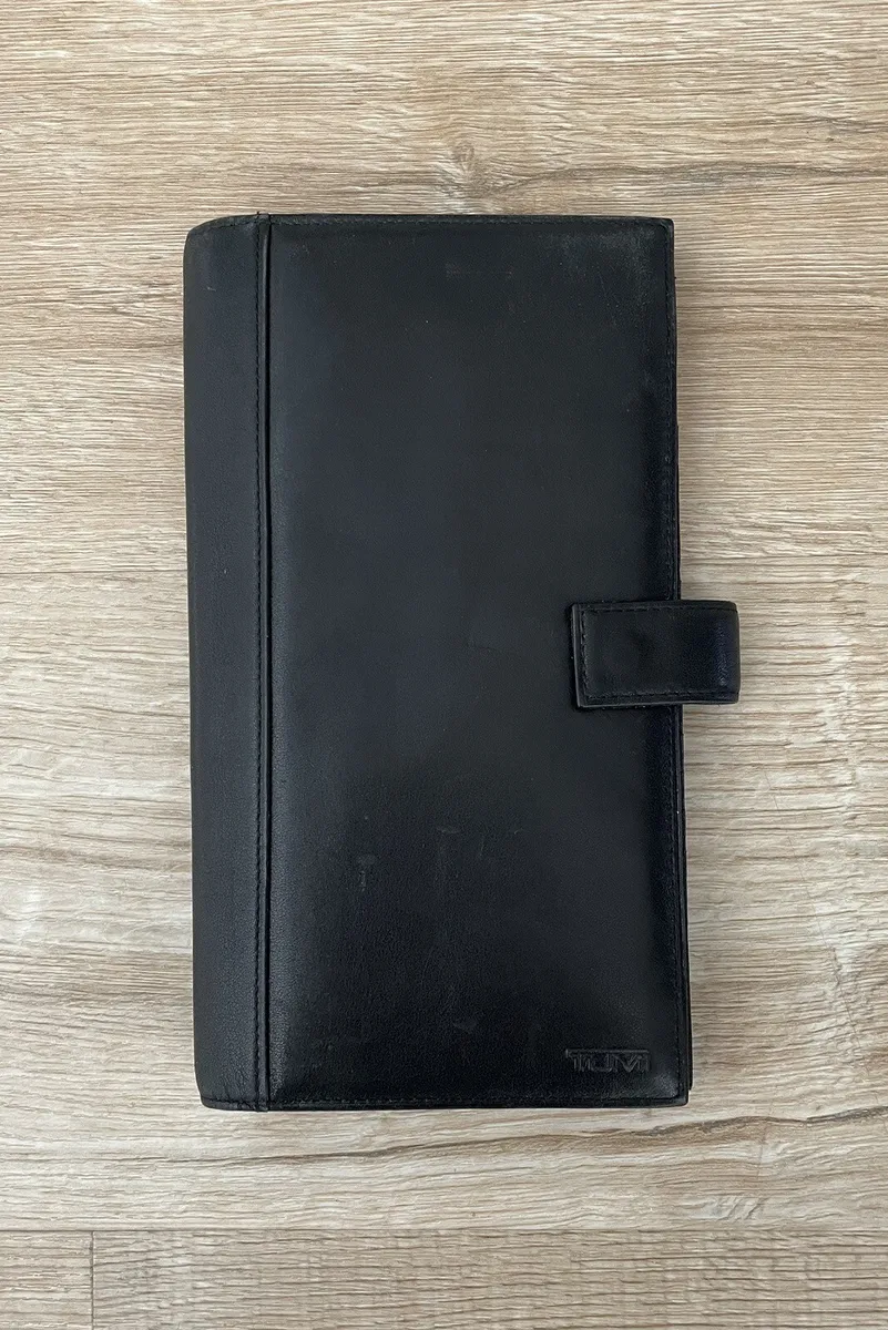 tumi passport wallet