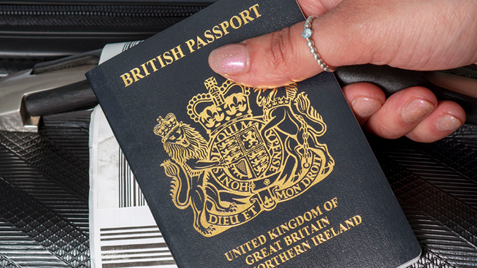 uk passport tracking service